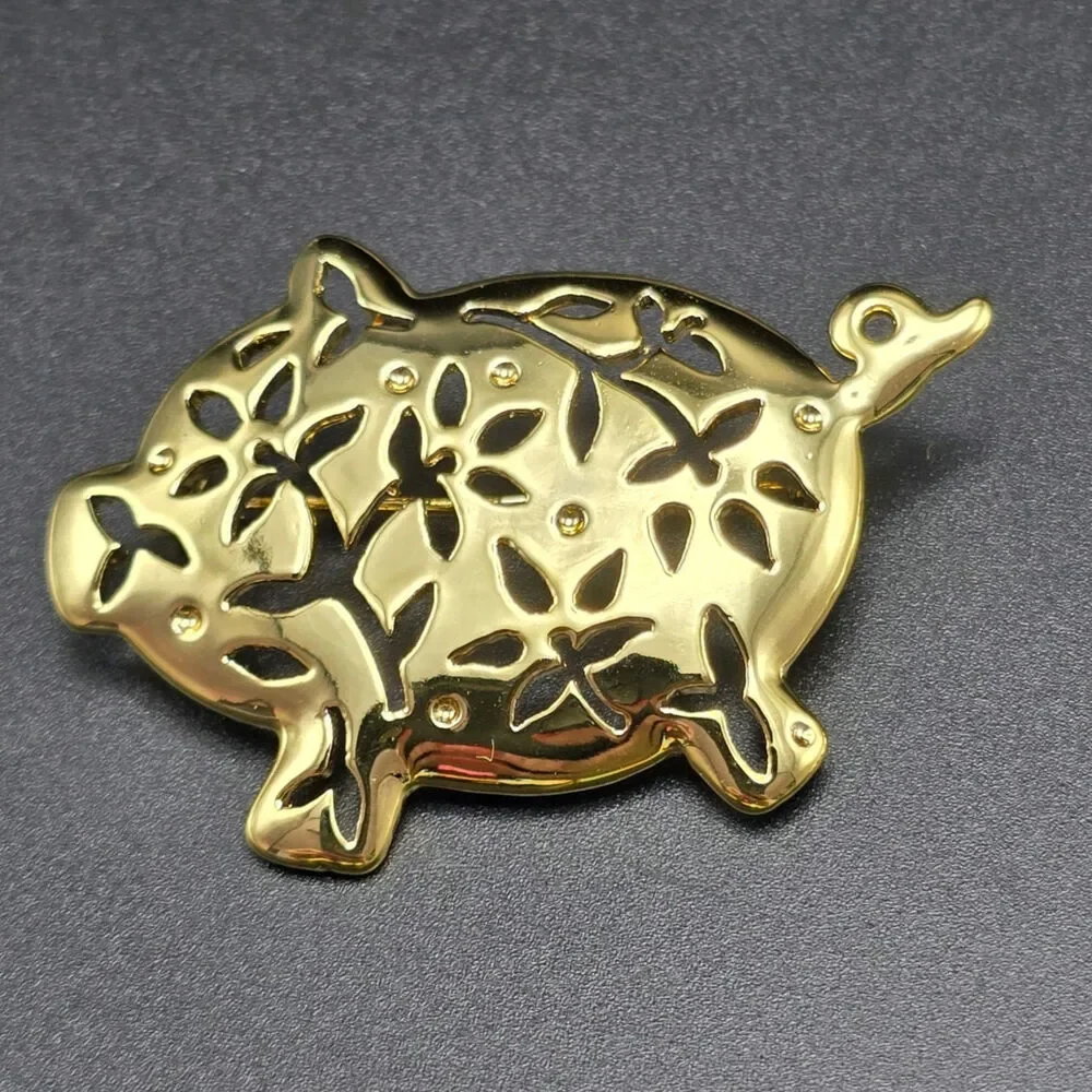 Vintage Danecraft Brooches lot of 4 gold and silver tone